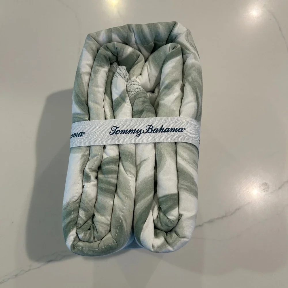 NWT Tommy Bahama King Quilted Sham Aubrey Green Tropical Leaf 100% Cotton 2 pair
